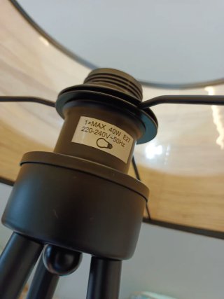 Lámpara de mesa trípode  metal