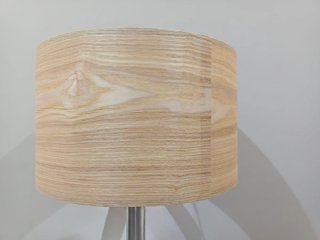 Lámpara de mesa trípode  metal