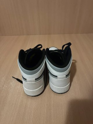 Air Jordan 1 Mid "White Shadow" sneakers