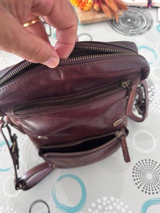 Bolso de piel marrón