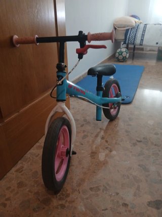 Bicicleta de equilibrio Btwin azul