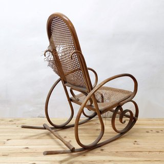 Mecedora Thonet madera y mimbre