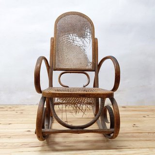 Mecedora Thonet madera y mimbre