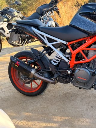 KTM Duke 390 Negra y Naranja