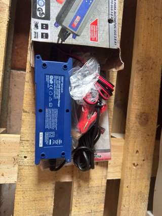 Cargador Batería Ultimate Speed 6V/12V