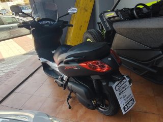 Yamaha Xmax 125i Black Max