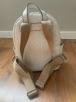 Mochila Guess Beige y Blanca