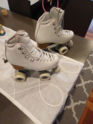 Patines blancos de cuero