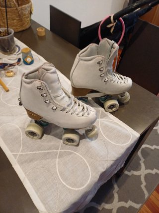 Patines blancos de cuero