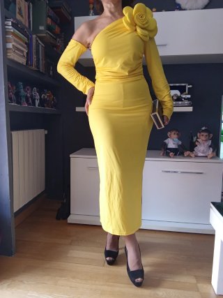 VESTIDO EVENTOS MIDI SIN ESTRENAR