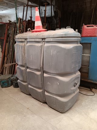 Grupo Electrógeno  80 KVA con depósito de 1000l.