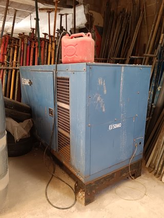 Grupo Electrógeno  80 KVA con depósito de 1000l.