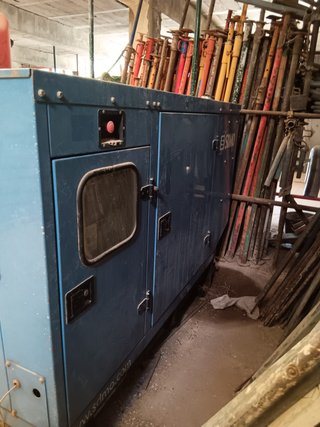 Grupo Electrógeno  80 KVA con depósito de 1000l.