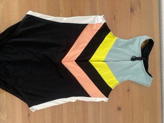 Traje de baño deportivo multicolor