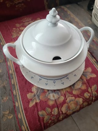 Juego antiguo de porcelana