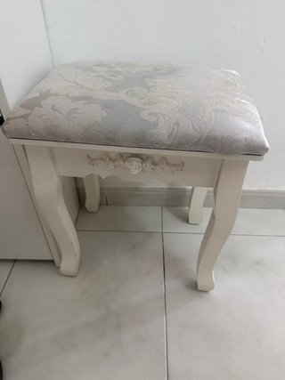 Tocador blanco con espejo