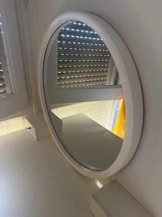 Tocador blanco con espejo