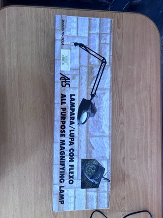 Flexo con lupa de escritorio