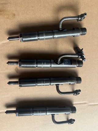 4 Inyectores Diésel  Camión Nissan motor 3000 turb