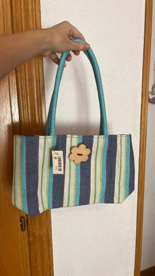 Bolso de rayas nuevo con flor