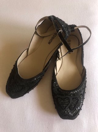 Manoletinas Redshow negras con abalorios