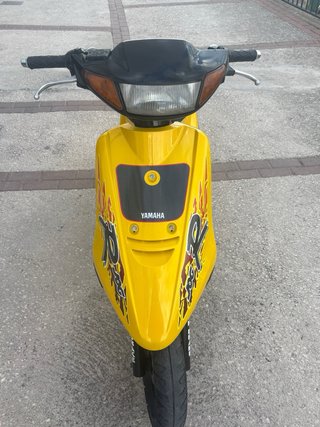 Yamaha Jog R Scooter Amarillo