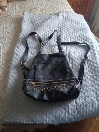 Mochila Misako Negra Tachuelas Doradas
