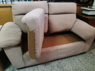 Sofá de tela beige 2 plazas. No hago envios