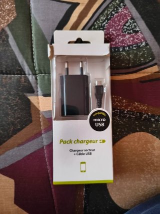 Cargador Micro USB y Cable
