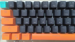 Teclado mecánico retroiluminado