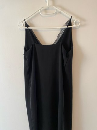 Vestido negro Mango con encaje