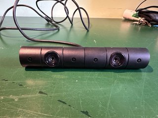Occhiali VR PlayStation in ottime condizioni con confezione originale