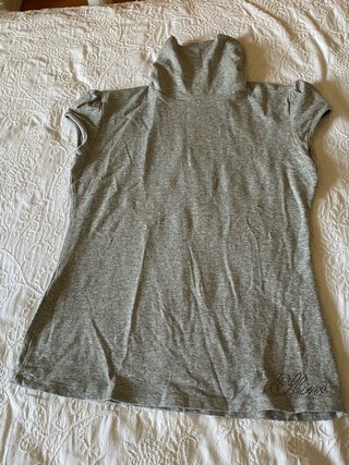 Camiseta/túnica gris con capucha Bershka M/L