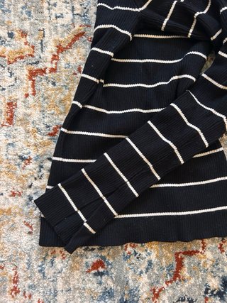 Jersey H&M Rayas Negras y Blancas Talla XS