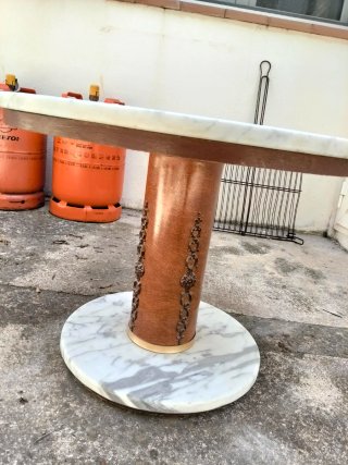 Mesa de centro de mármol y madera