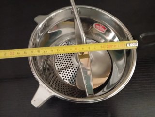 Pasa puré de acero inoxidable. Nuevo.