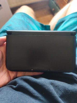 Nintendo 3DS XL Negra + Cargador y Lápiz