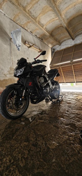 Kawasaki Naked Negra/Plata