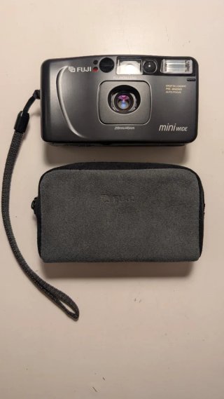 Fuji DL-500 WIDE Mini probada con carrete