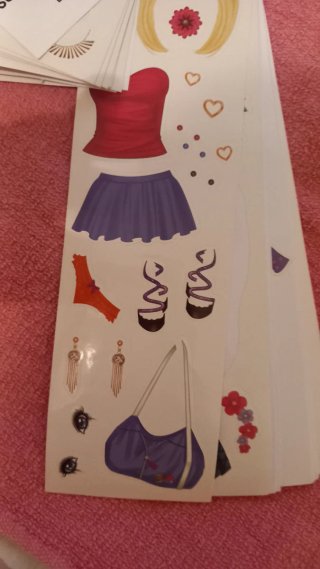 Monedero infantil y un accesorio