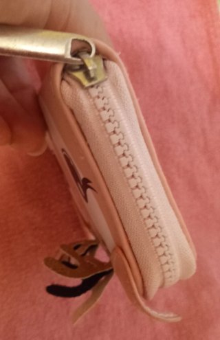 Monedero infantil y un accesorio