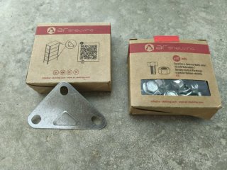 Escuadras de acero para estanterías