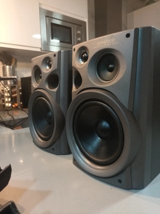 Altavoces Kenwood Vintage Estantería