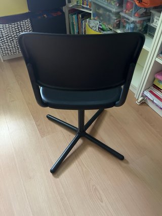 Silla giratoria SMÄLLEN negra