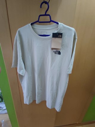 Camiseta The North Face Talla L Beige Nueva