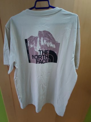 Camiseta The North Face Talla L Beige Nueva