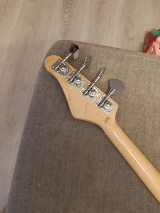 Bajo Austin 4 cuerdas