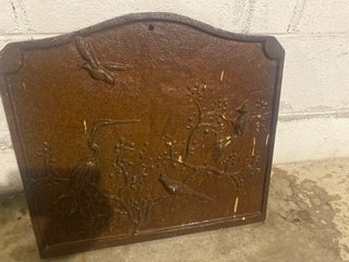 Placca decorativa in ghisa con uccelli 1900