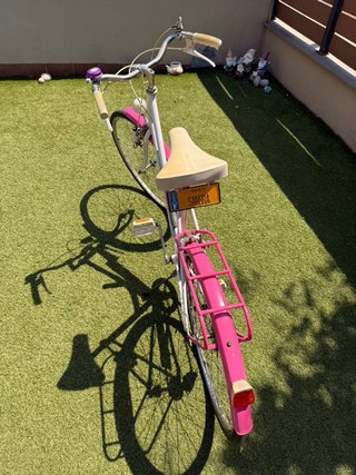 Bicicleta clásica Orbea ‘Deba’ blanca y fucsia