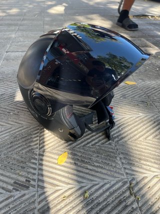 Casco NZI Negro Visera negra
